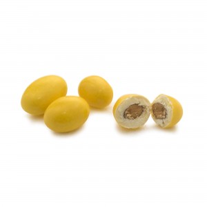 Lemon flavored dragées with almonds Lemon flavored dragées with almonds