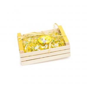 Lemon flavored hard candies in wood case - 1,5kg Lemon flavored hard candies in wood case - 1,5kg